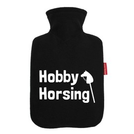 Huuraa Wärmflasche Hobby Horsing Steckenpferd Geschenk 1,8 Liter Black Classic Veloursbezug Hobby Horsing Präsent