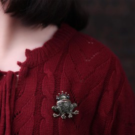 Wendalern Frog Enamel Pin Vintage Green Crystal Rhinestone Frog Brooch Animal Corsage Bouquet Pin Badge Jewellery for Women Men