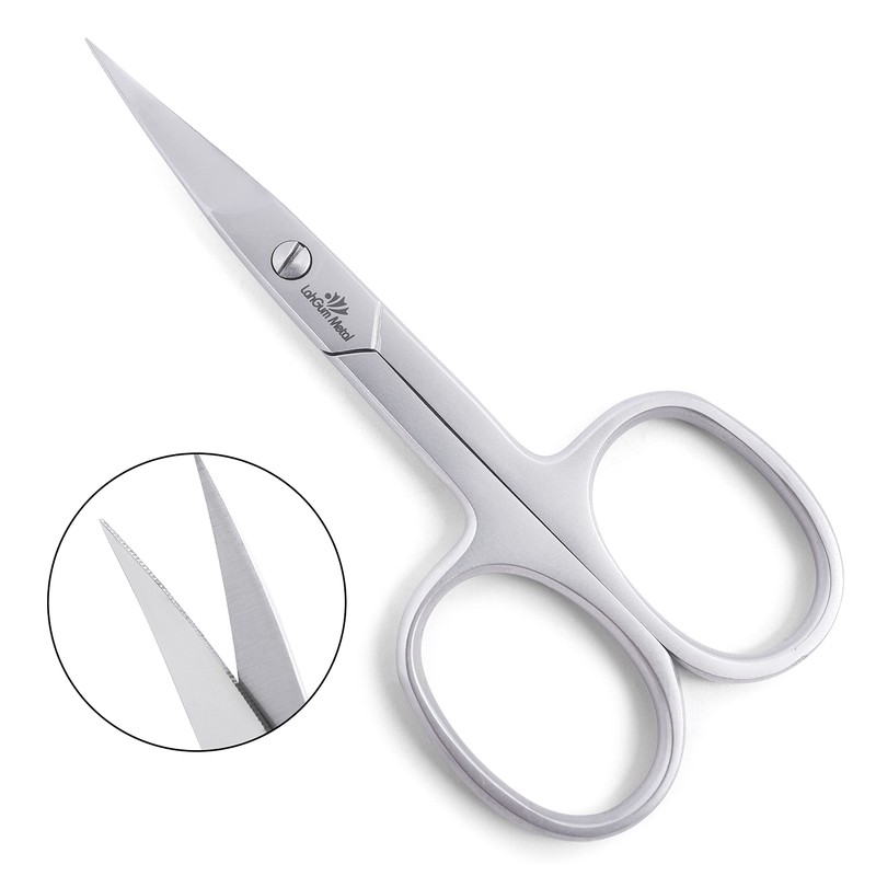 Nail scissors serrated blade