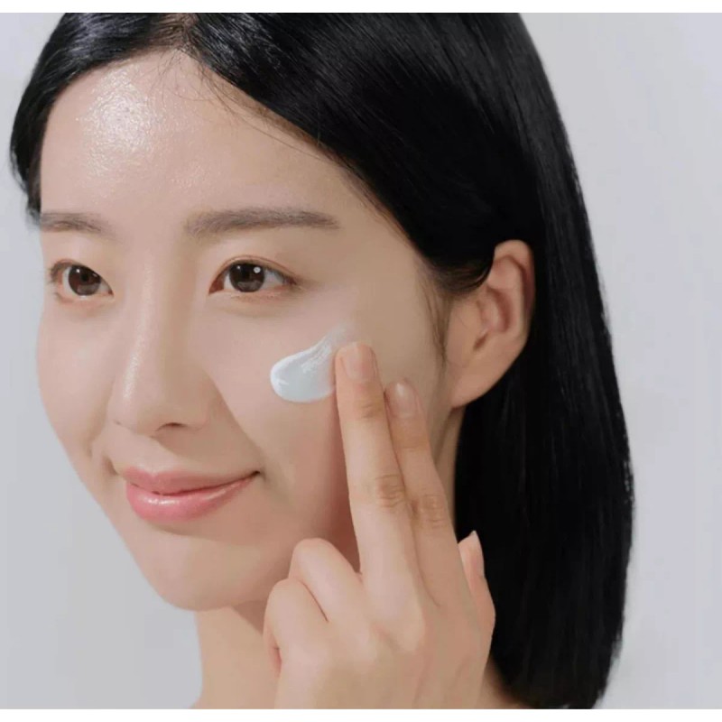 Skin1004 Madagascar Centella Hyalu-cica Water-fit Sun Serum