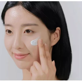Skin1004 Madagascar Centella Hyalu-cica Water-fit Sun Serum