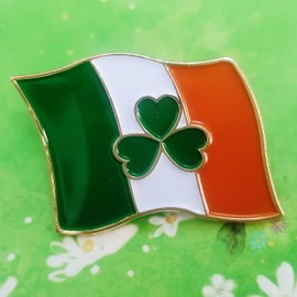 St Patrick's Day Ireland Irish Flag Clover Shamrock Pin Brooch Enamel Badge Memorabilia