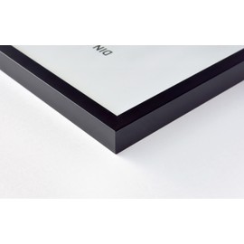 nielsen Bilderrahmen, 18 x 24 cm, Holz, Schwarz, Fotorahmen zum Auftstellen und Aufhängen im Hoch- & Querformat, Echtglas, Quadrum