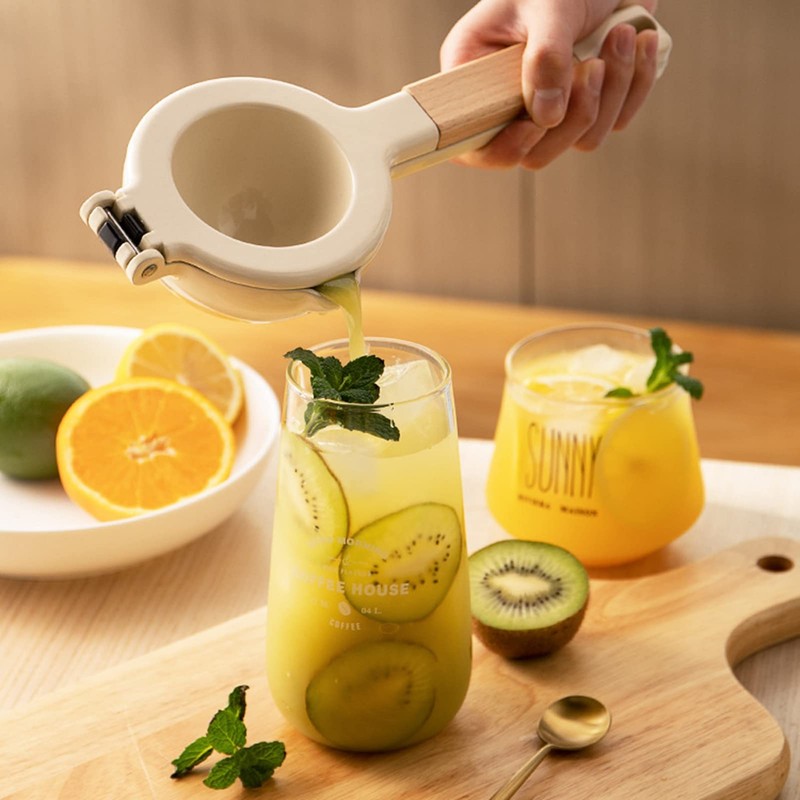 Citrus Squeezer, Metal Manual Juicer Lemon Squeezer with Wooden Handle,
