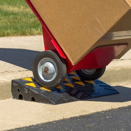 Heavy Duty Warehouse Industrial Rubber Reflective Curb Ramp