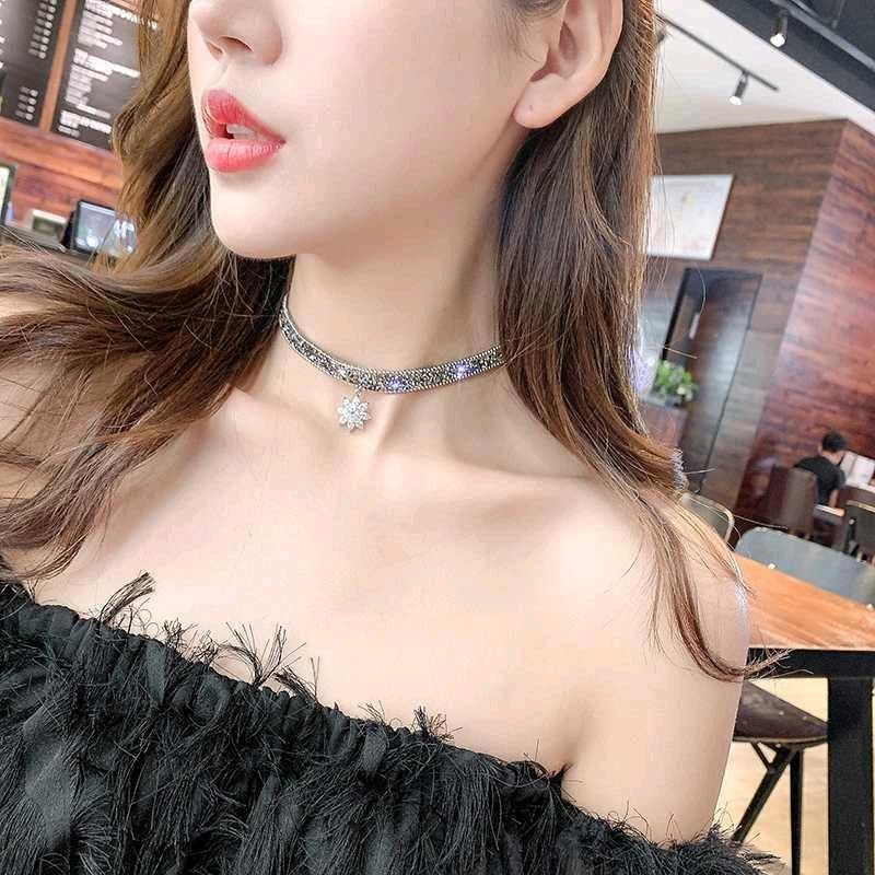 Deelfel Women's Choker Necklace, Octagonal Star Pendant, Crystal, Black, Glitter,