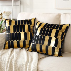 JOTOM Set of 2 Cushion Covers 45 x 45cm Cozy Velvet Throw Pillow Covers Square Pillowcases Geometric Pattern Decorative Cushion Case for Living Room Couch Bedroom Sofa Car Decor (Black)