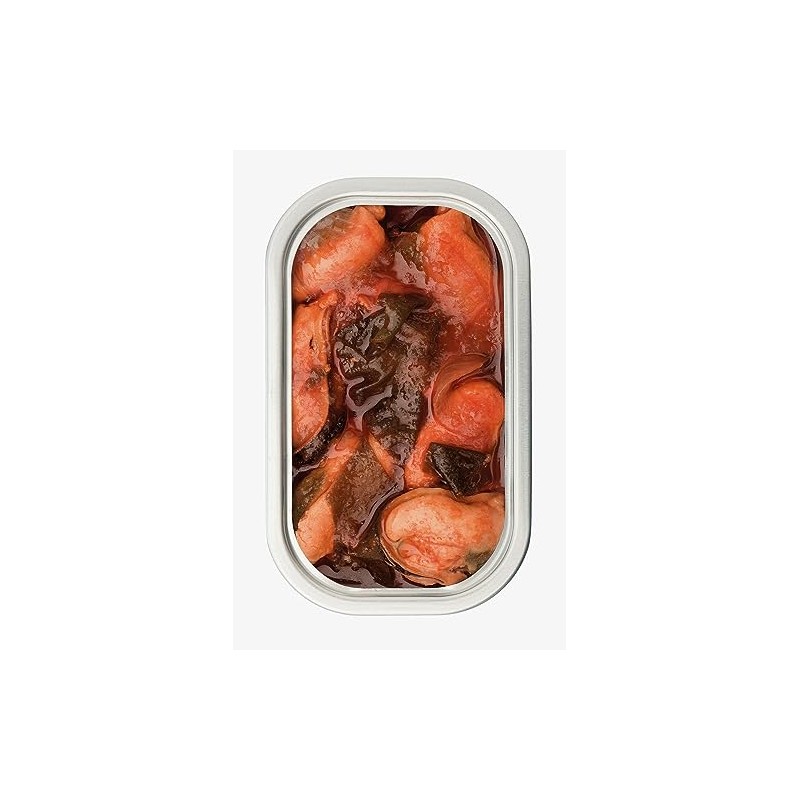 Porto-Muinos. Mussels with Sweet Kombu in Salsa Brava (Spicy Sauce).