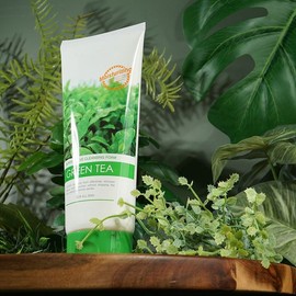 Owner Clan 피부 당김없이 피부유연 건조한피부 클렌징폼 180ml Moisturizing Cleansing Foam for Dry Skin 180ml without Skin Tightness