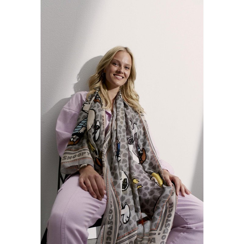 CODELLO Peanuts Scarf with Snoopy & Co. Made from Recycled