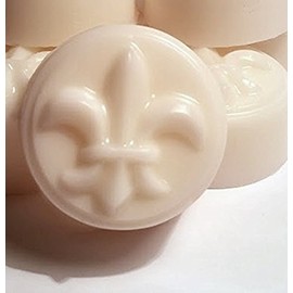 8 Pc Honeysuckle Scented Guest Soaps Fleur de Lis Medallionswith Gift Bag