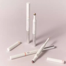 Ipkeun 입큰 플랩 원 뮤즈 언더 아이 포인터 0.5g / 컨실러 글리터 [2호 누가 베이지] Ipkun Flap One Muse Under Eye Pointer 0.5g / Concealer Glitter [No. 2 Nuga Beige]