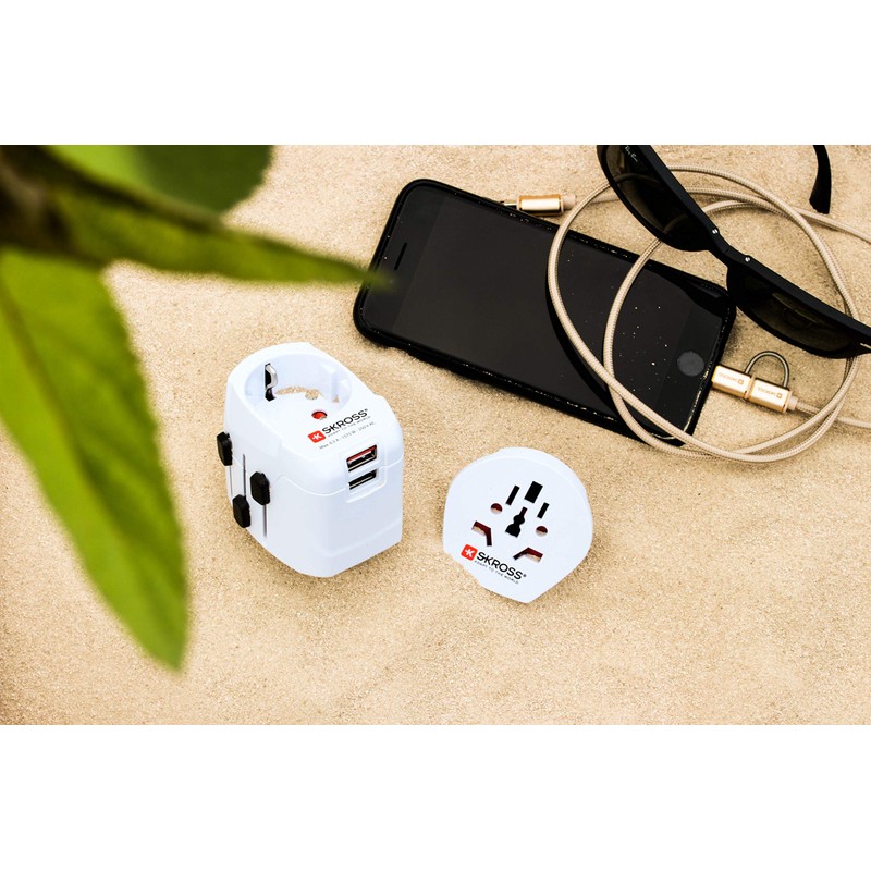SKROSS Pro Light World Travel Adapter with USB | 3-Pole