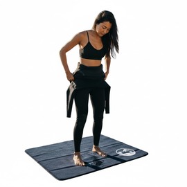 The Malo'o Neoprene Wetsuit Changing Mat