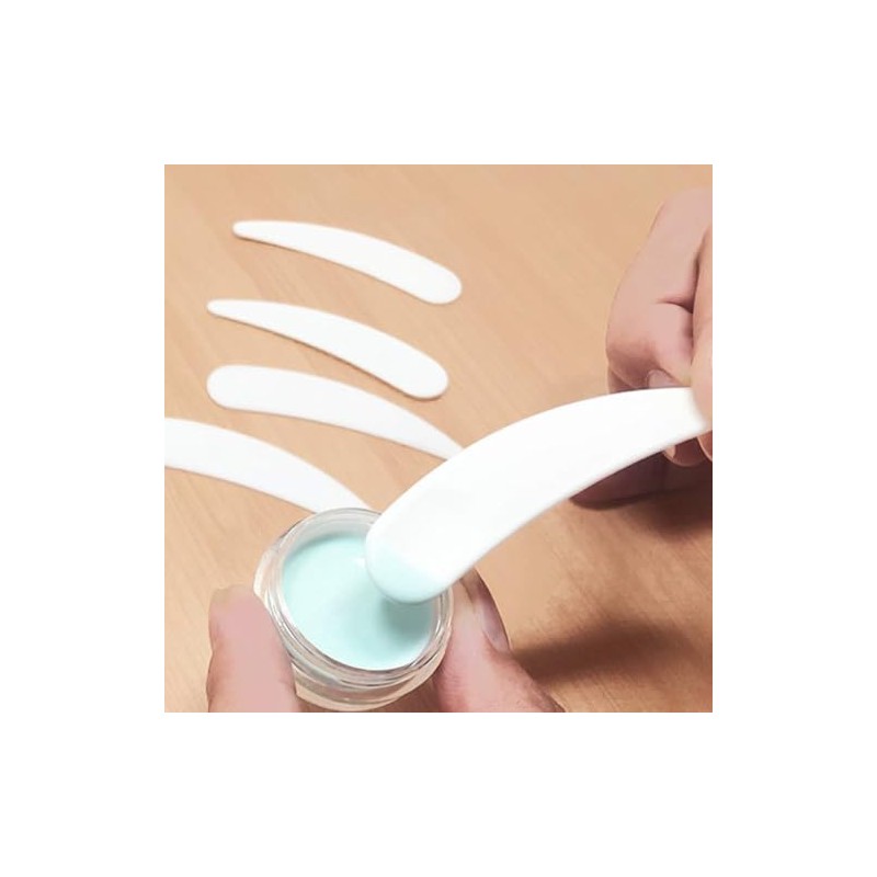 50pcs Curved Disposable Facial Cream Spatulas for Waxing and Makeup