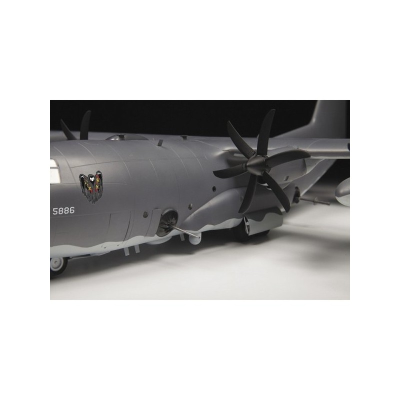 BZ7326 1 to 72 AC-130J Ghost Rider Gunship / BZ7326