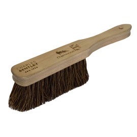 CHARLES BENTLEY Hand Brush, Charnwood, Bassine, for Garden & Outdoor, Maintenance, Premium Brushware, Green, FSC Certified Wood, Stiff Bassine Bristles, Contoured Handle, Made In Britain (30x8x5cm)