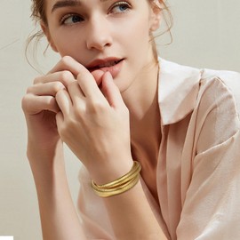 Flonge Women's Gold Stretch Bracelets: 18K Gold Plated Stainless Steel Triple Stretch Bracelets Dainty Wide Wristband Wrap Bracelet Fashion Jewelry Gift for Men