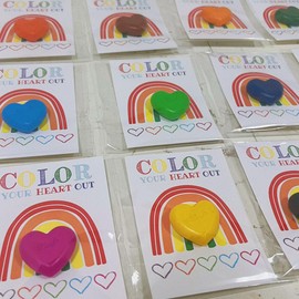 Colorful Crayons with Cards for Kids, Heart Crayons Valentines Day Gifts for Kids Classroom, Girl Boy Birthday Gifts, Party Favors, School Students Reward Back to School Gifts Supplies Christmas Gifts