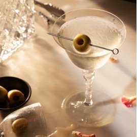 Filthy Pitted Olives, Premium Cocktail Garnish, Pitted Queen Olives, Naturally Cured Olives for Dirty Martinis & Entertaining, Bulk 64 Oz Jar, 125 Olives