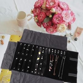 Rollos de joyería de viaje, estuche organizador portátil de terciopelo para collares, aretes, anillos y pulseras, bolsa de almacenamiento de accesorios para mujer