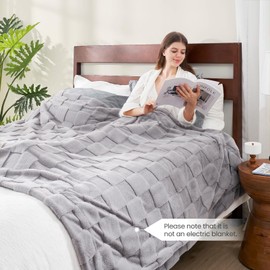 Cozy Bliss Checkered White Faux Rabbit Fur Throw Blanket, Soft Fuzzy Fluffy Minky Cream Furry Blankets for Couch, Bed (Grey, Queen(90" x 90"))