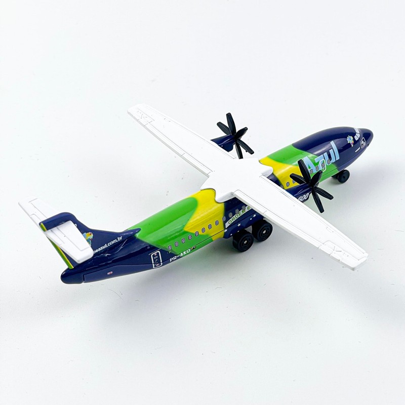 WngAur Die-Cast Propeller Airplane Model – Alloy Plane with Rolling