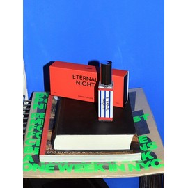 [Gift packaging] ETERNAL NIGHT fabric perfume 25ml / [선물포장] ETERNAL NIGHT fabric perfume 25ml