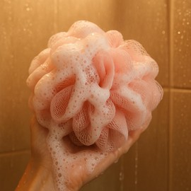 Gel De Baño Exfoliante De Flor De Cerezo Y Vainilla Con Coco, Pera Asiática Y Colágeno Hidrata, Renueva Y Exfolia, 32 Oz.