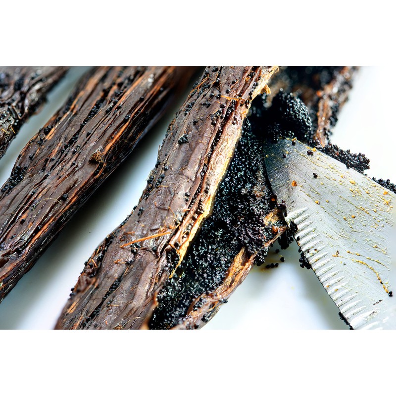 Organic Vanilla Extract - Made with Madagascar Vanilla Beans -