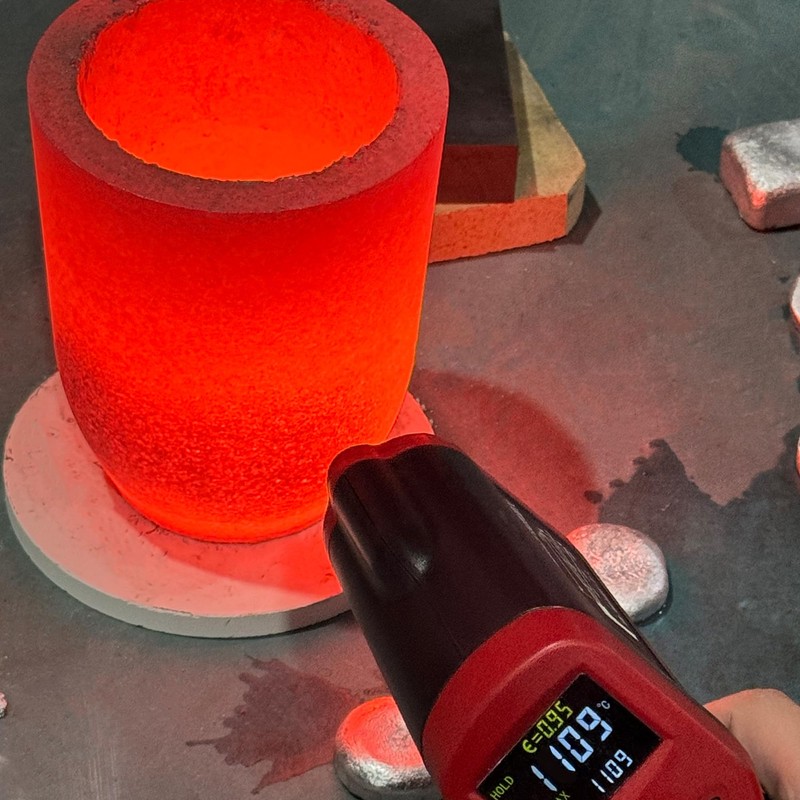 Nelyrho #15-33lbs-15kg Premium Graphite Crucible, Silicon Carbide Clay Crucible Cup