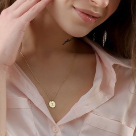 Initial Necklaces for Women, Dainty Gold Necklace for Women, 30K Gold Plated Initial Necklace Letter Necklace Dainty Gold Name Necklace Disc Pendant Necklace for Women Trendy Gold Jewelry