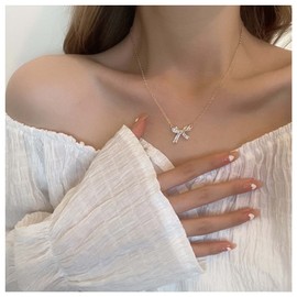 Allereya Vintage Crystal Bow Tie Pendant Necklace Rhinestone Bow Choker Necklace Gold Small Bow Necklace Minimal Necklace Jewellery for Women and Girls, Alloy, Rhinestone