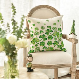 AVOIN colorlife St Patricks Day Flying Clover Throw Pillow Cover, 18 x 18 Inch Shamrock Cushion Case Decoration for Sofa Couch