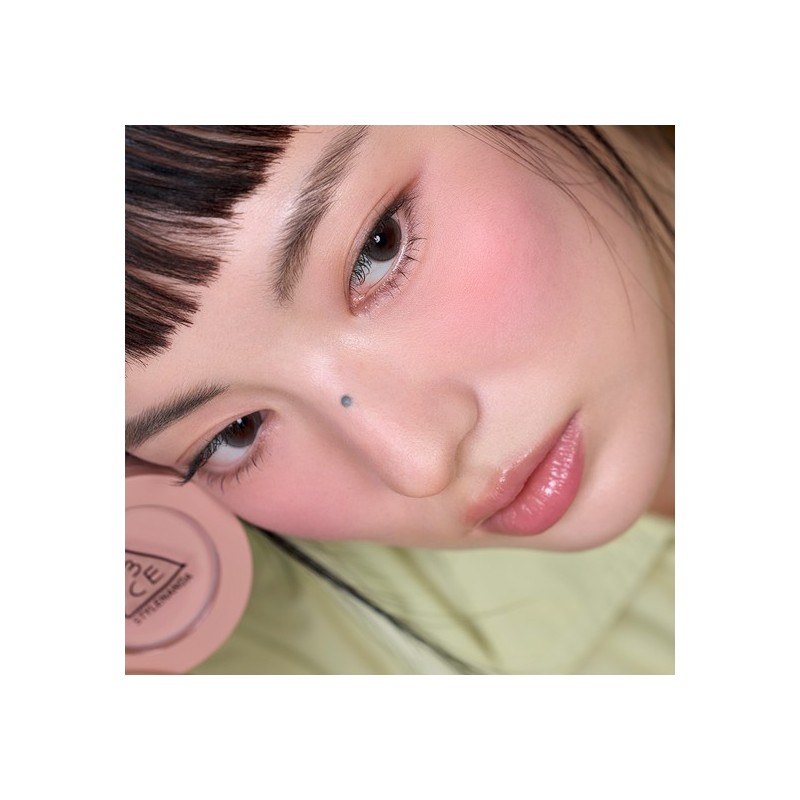 3CE Face Blush + Glow Multi-Use Brush - KINDA SHY