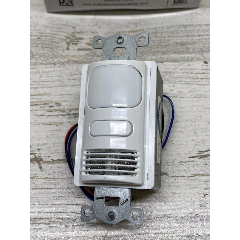 Hubbell LHRMTS1-24V-WH - Lighthawk PIR & US, 1-Circuit Wall Switch