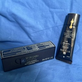 Clé de Peau Beauté Cle De Peau Cream Foundation SPF29 Broad Spectrum - I10, B10, B20, O20 - B10