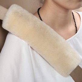 ROYAGO Soft Genuine Sheepskin Wool Auto Seat Belt Cover Seatbelt Shoulder Pad for a More Comfortable Driving, Compatible with All Cars(Beige)