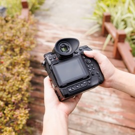 JJC Improved Model Eyecup Extender, Nikon DK-33 Eyecup, Compatible with Nikon Z9, Z8, Z f Camera, Nikon Z9, Z8, ZF, Eyecup, Improved Rubber Shedding, 0.7 inch (18.5 mm) Extension, 360 Degree Rotation,