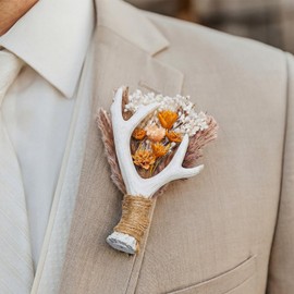 Qunclay Antler Boutonniere for Men Handmade Groomsmen Boutonniere for Wedding Dried Babysbreath Pampas Grass Resin Antler for Groom Groomsmen Ushers Fathers(Dried Daisy)