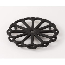 岩鋳 Iwachu 釜敷 輪菊 小 黒 ⌀17.5cm 南部鉄器 17027