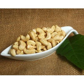 Naturix24 Raw Cashew Nuts - 500g Bag