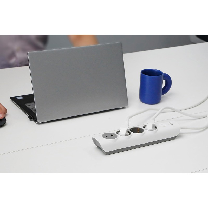 revolt Wall Power Strip: 3-Way Power Strip with USB-A and
