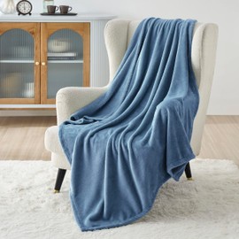 Bedsure Cuddly Fluffy Fleece Blanket, Warm Winter Soft Sofa Blanket, Small Blanket, Couch Blanket, Cuddly Blanket, Children's Living Blankets, 130 x 150 cm, Sofa Throw Blanket, Light Blue