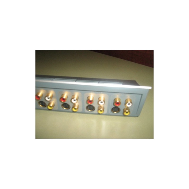 Radio Shack 4-Way Audio/ Video Selector Cat. No. 15-1983