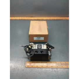 New Flyer NOS New Flyer Bus 038874 Kneeling Valve, 4-Way Solenoid Valve Assembly.