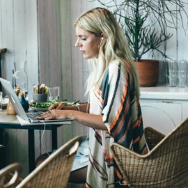 Maplin Wired Earbuds 3.5mm Jack, Built-in Microphone & Controls, TPE Cable, 1.2m, Compatible with Laptops, Gaming Controllers, Smartphones & more