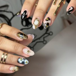 Short Almond Press On Nails 3D Gold Fake Nails With Rhinestone Pearl Charms Black White Nails Press Ons Summer False Nails Glitter Full Cover Acrylic Flower Nails For Women 24PCS Nail Art Decorations