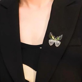 Rhinestone Animal Brooch Pin, Colorful Crystal Insect Butterfly Wings Suit Lapel Pin Badge Coat Pin Jewelry for Women Girls (Green)