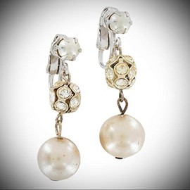 Vintage Clip On Earrings For Women Statement Chunky Crystal Fashion Jewelry Faux Pearl Rhinestone Beaded Dangle 1 1/2"